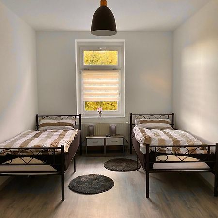 Schoene 3-Zimmer Monteurswohnung Im Sueden Von Leipzig Eg Εξωτερικό φωτογραφία