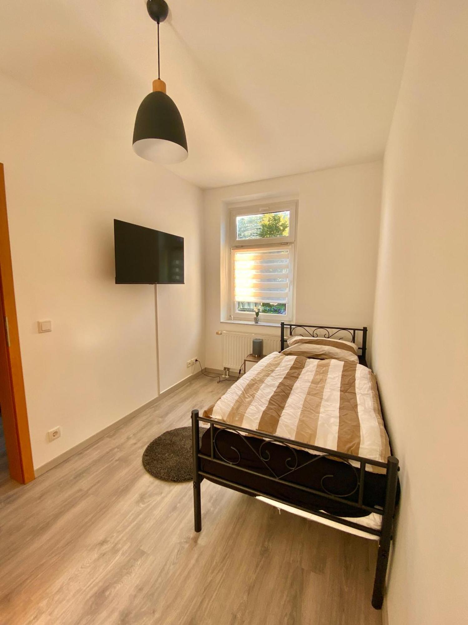 Schoene 3-Zimmer Monteurswohnung Im Sueden Von Leipzig Eg Εξωτερικό φωτογραφία